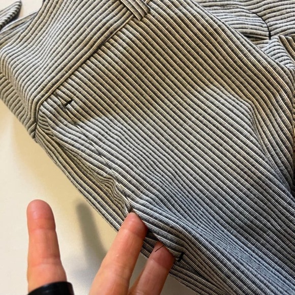 Banana Republic Black White Striped cropped pants 6 - Picture 10 of 11